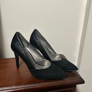 Worthington black heels